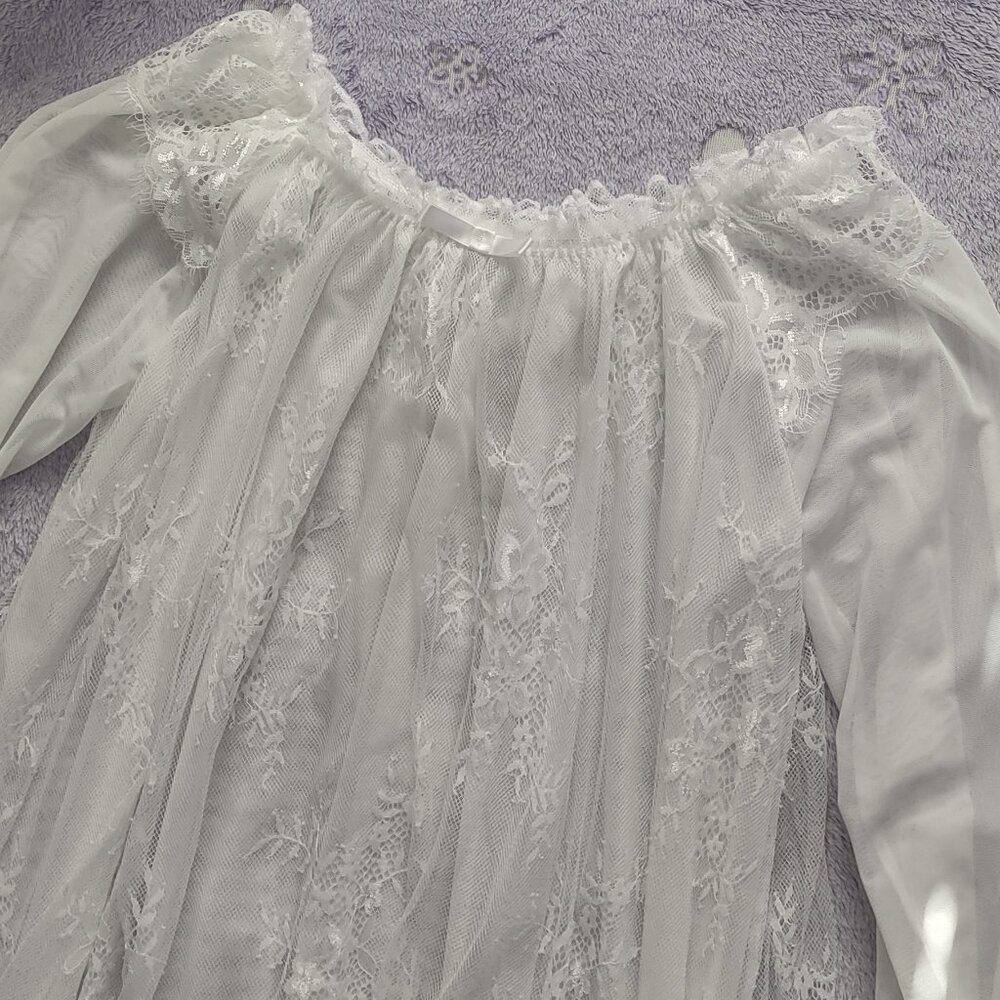 White lace nightgown, Size Small, new condition